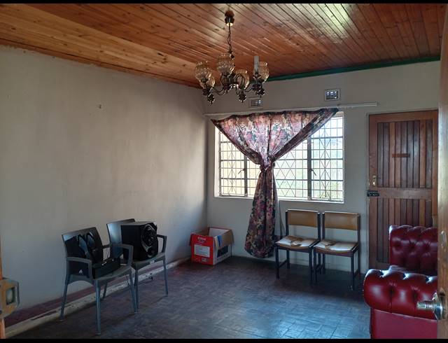 4 BEDROOM HOUSE FOR SALE IN UMLAZI H